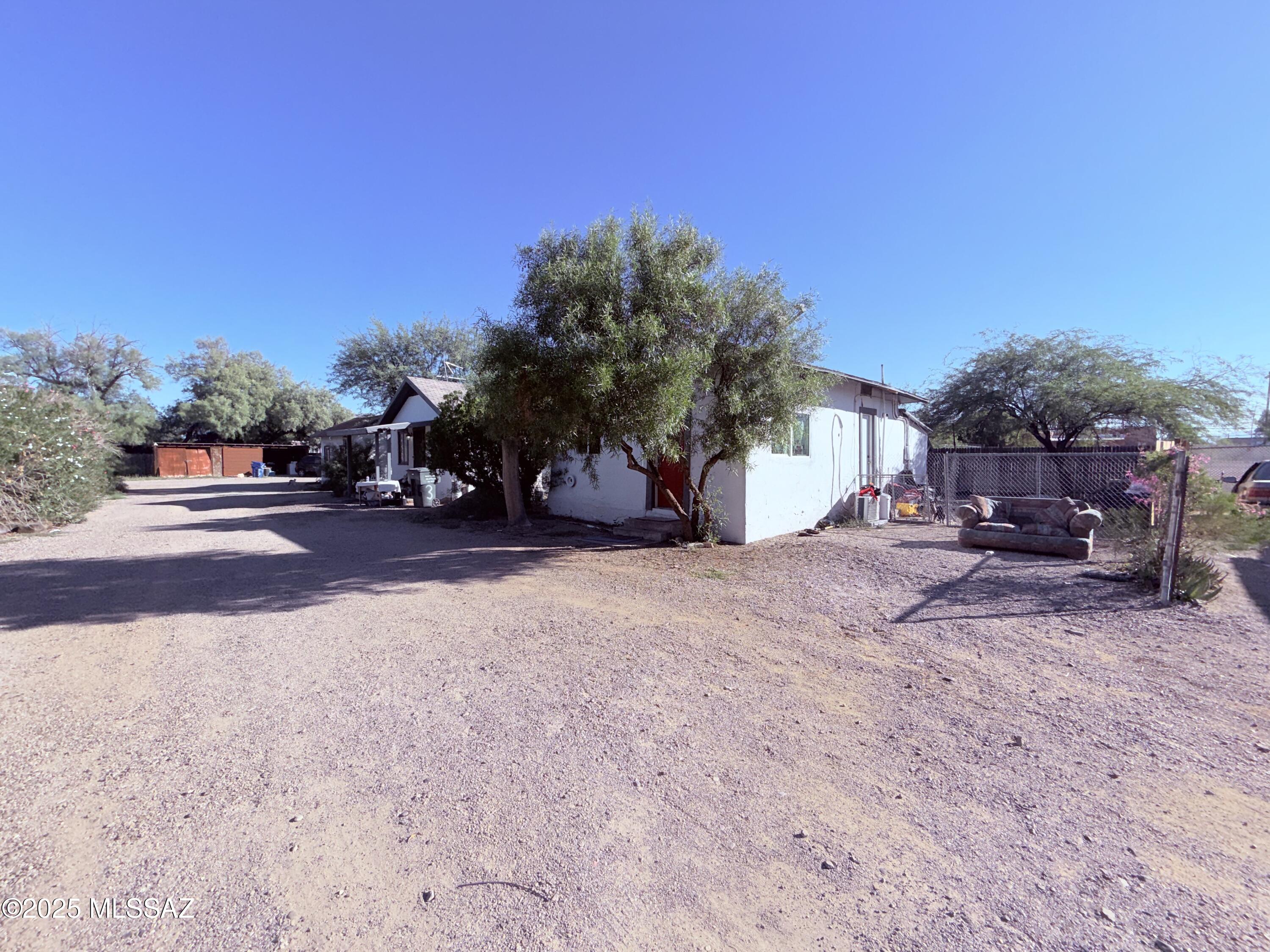525 East Navajo Road Tucson, AZ 85705 - Photo 4 of 33