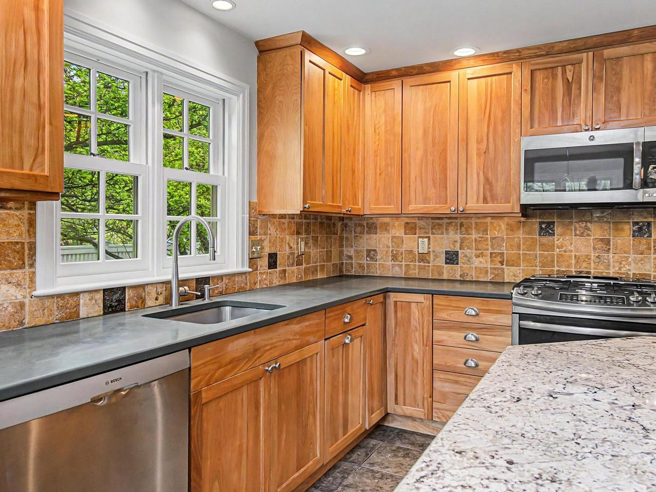 172 Deforest Road Burlington, VT 05401 - Photo 26 of 60