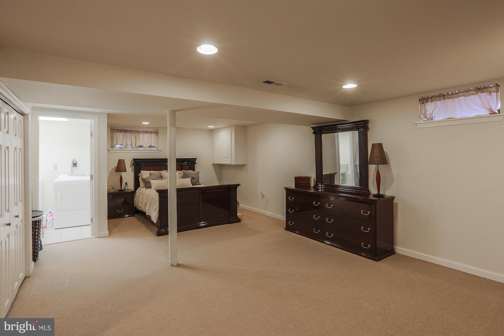 3229 Southgreen Road Baltimore, MD 21244 - Photo 22 of 27 Family Room