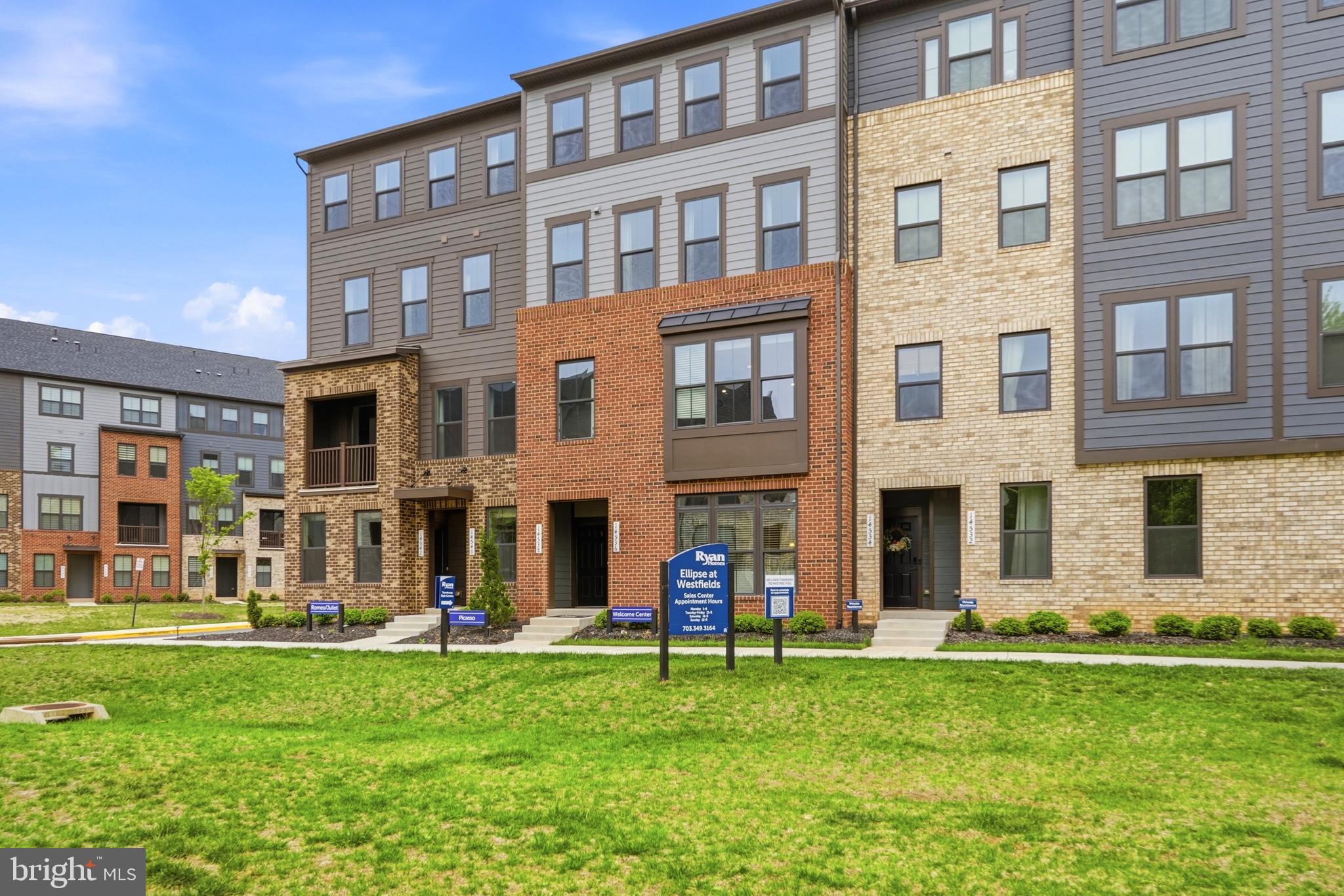 14538 George Carter Way, Unit 287 Chantilly, VA 20151 - Photo 4 of 87 2 Level TH Style Condo_Third & Fourth Level