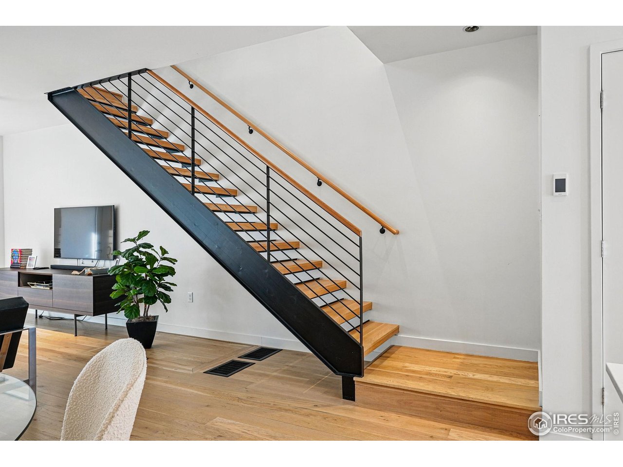 1916 23rd Street, Unit 6 Boulder, CO 80302 - Photo 22 of 27 a view of entryway and hall