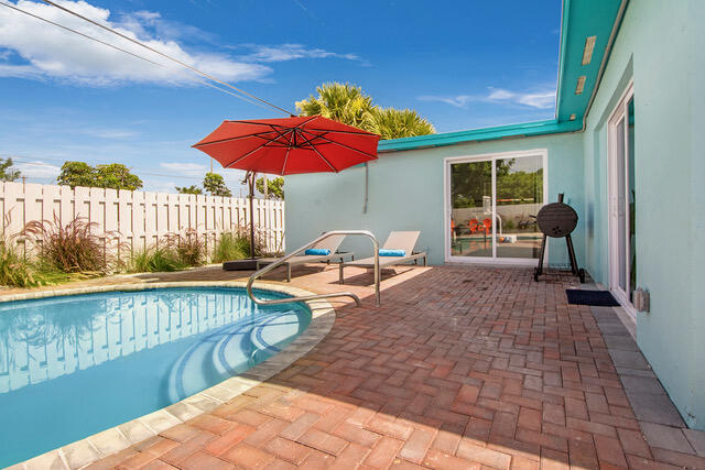 3131 Avenue H East Riviera Beach, FL 33404 - Photo 6 of 38 006LR1_5894