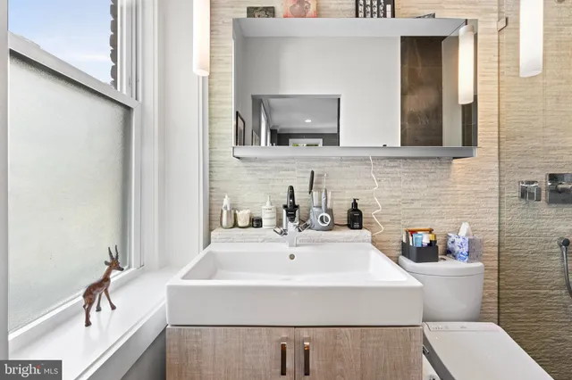 $699,000 | 15 Seaton Place Northeast, Unit 2, Washington, DC 20002