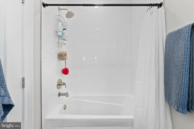 $699,000 | 15 Seaton Place Northeast, Unit 2, Washington, DC 20002