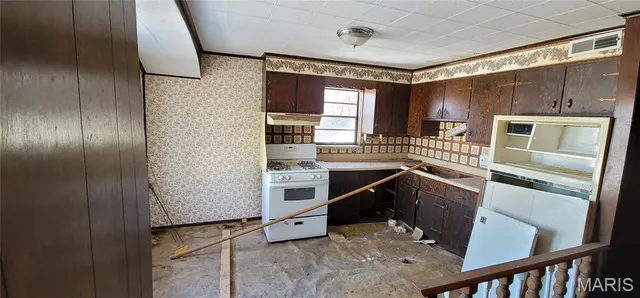 $29,900 | 8834 Tyrell Drive, St. Louis, MO 63136