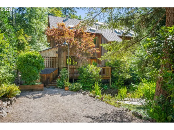 $850,000 | 2052 South Shasta Loop, Eugene, OR 97405