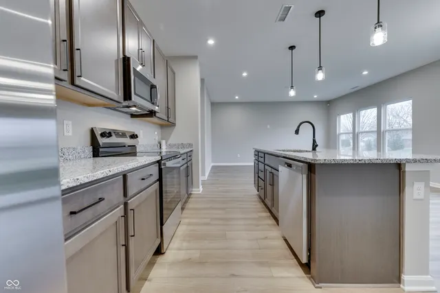 $379,900 | 400 Atlas Drive, Lebanon, IN 46052