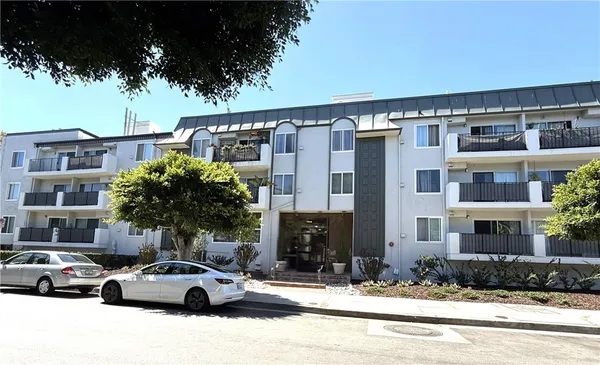 $2,595 | 8163 Redlands Street, Los Angeles, CA 90293