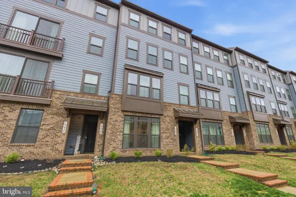 $475,000 | 17422 Southern Shrs Drive, Dumfries, VA 22026