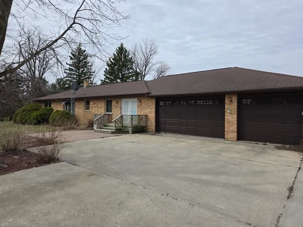 $352,000 | 8132 Matznick Road, Rock Falls, IL 61071