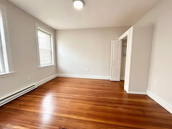$2,600 | 165 Gove Street, Unit 4, Boston, MA 02128