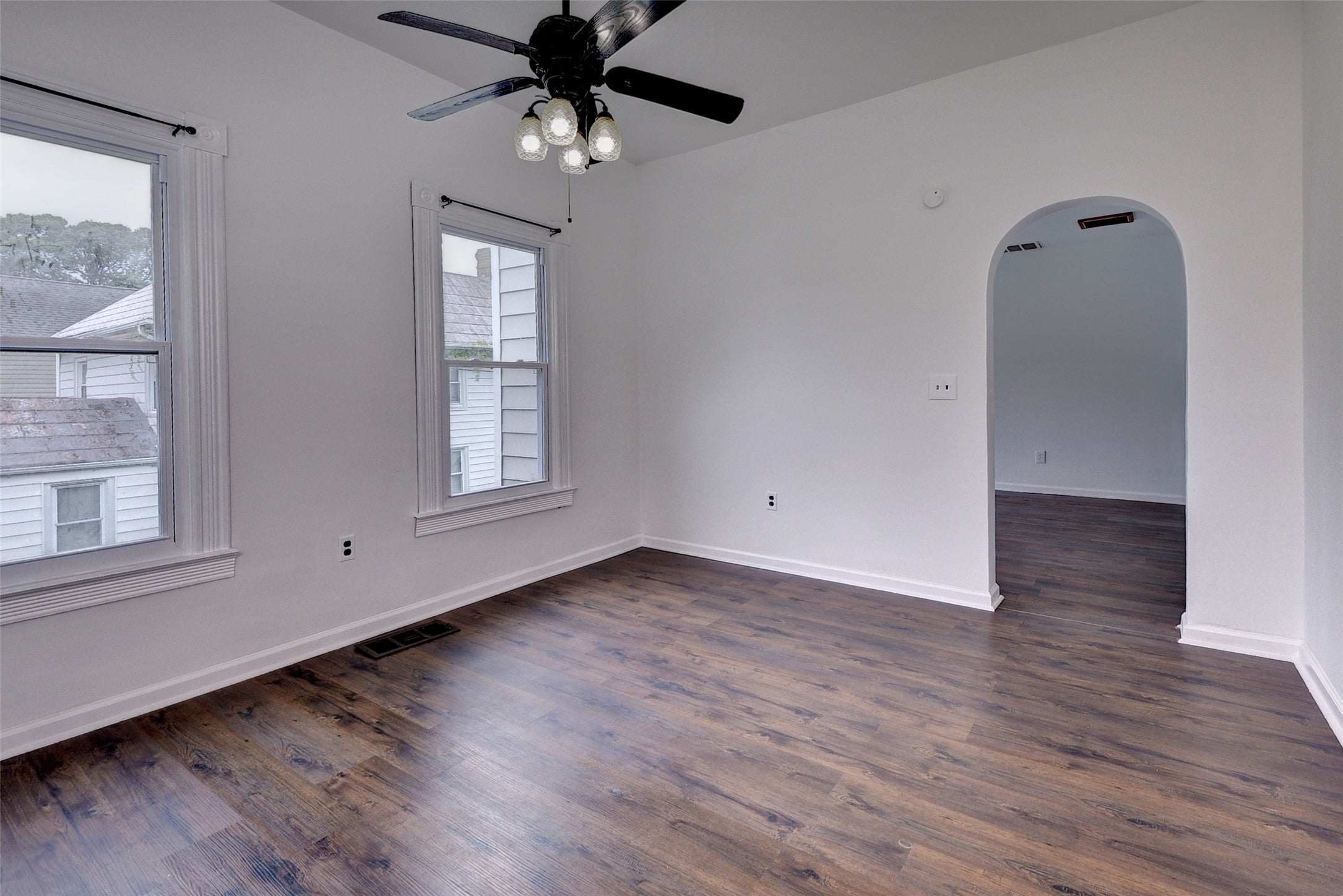 216 Beach Road Hampton, VA 23664 - Photo 11 of 38 Gallery Image 11