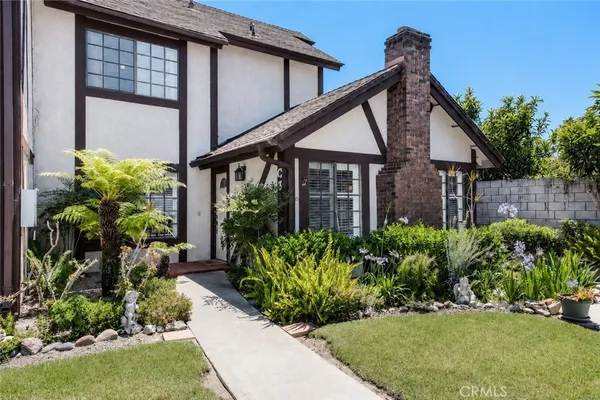 $899,000 | 543 West Wilson Street, Unit 7, Costa Mesa, CA 92627