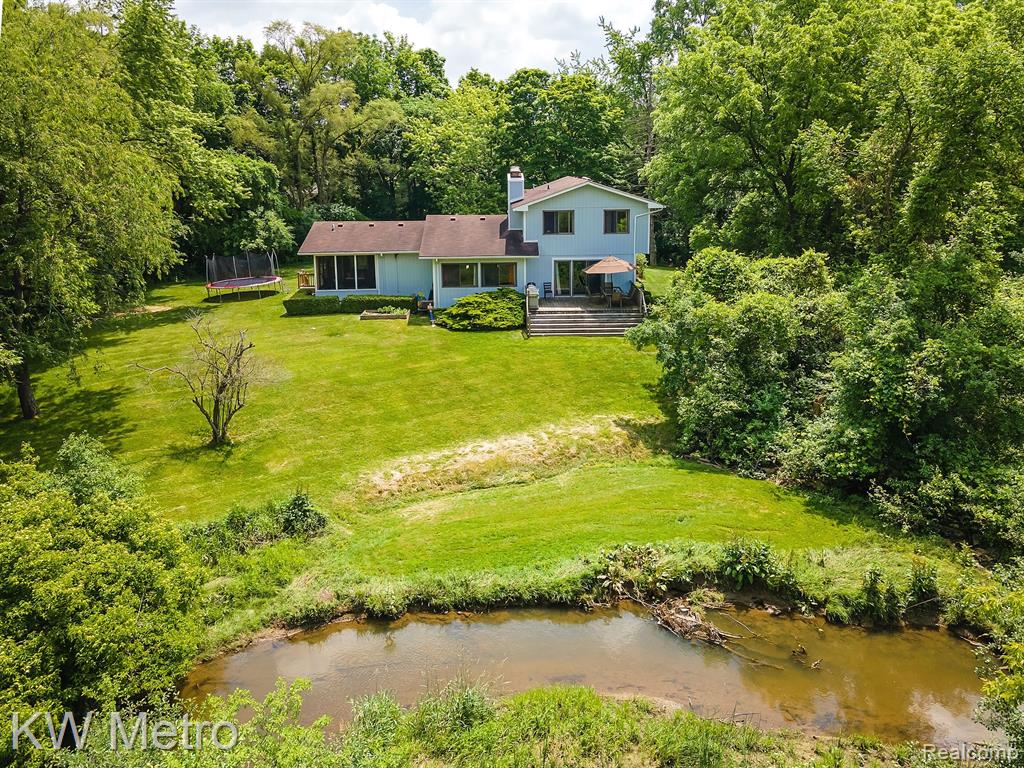 4342 Beach Road Troy, MI 48098 - Photo 2 of 56