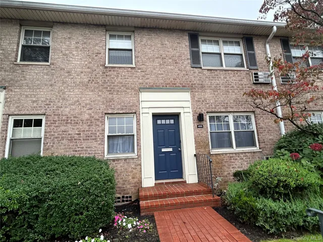 $329,000 | 400 Merrick Road, Unit 5A, Rockville Centre, NY 11570