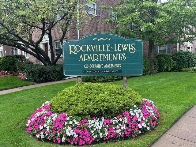 $329,000 | 400 Merrick Road, Unit 5A, Rockville Centre, NY 11570