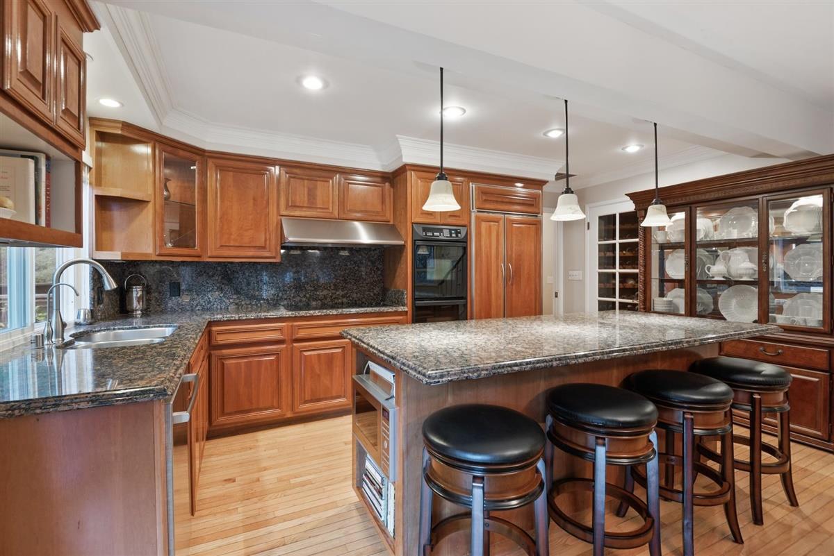 15253 Old Ranch Road Los Gatos, CA 95033 - Photo 9 of 39 Gallery Image 9