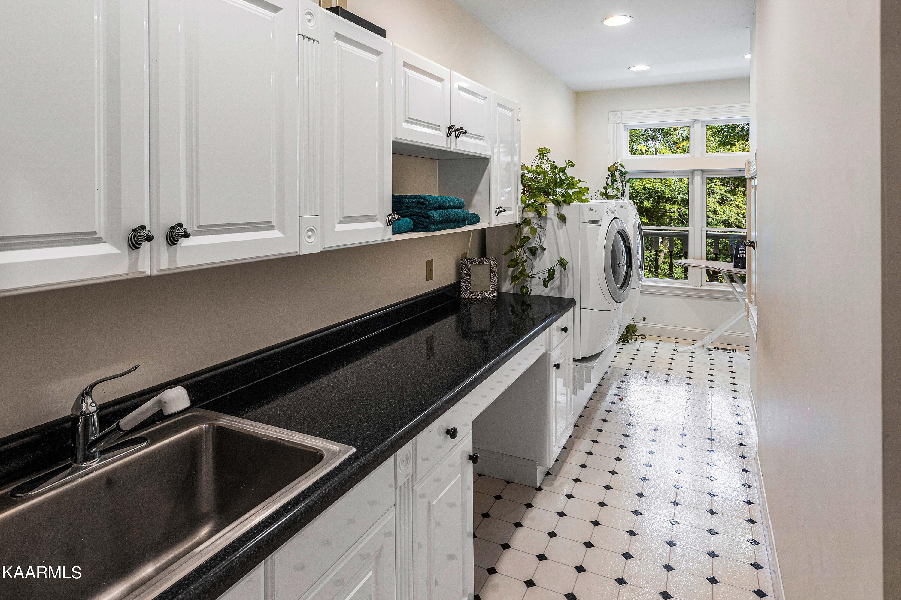 12459 Early Road Knoxville, TN 37922 - Photo 36 of 53 Large laundry room