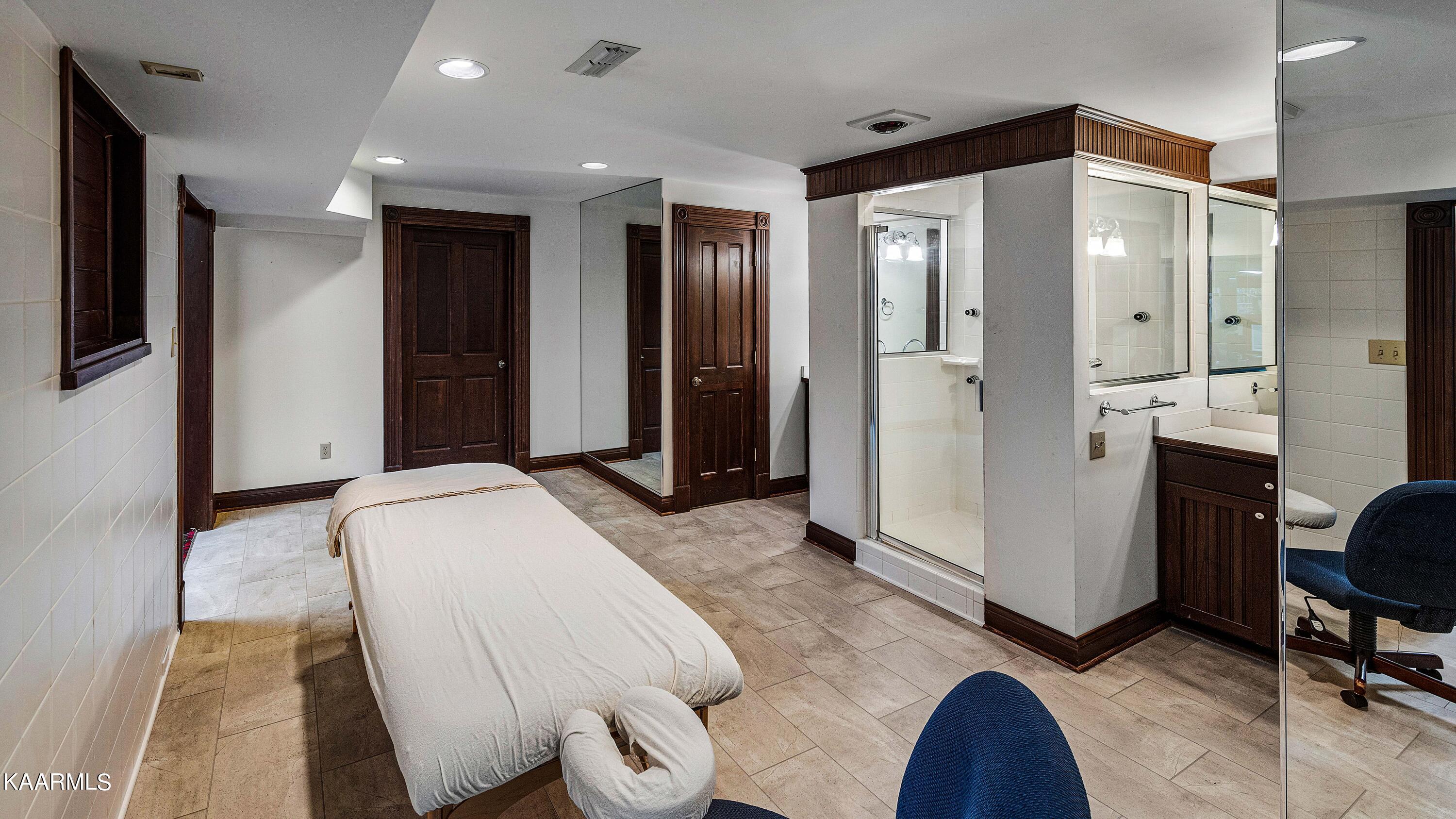 12459 Early Road Knoxville, TN 37922 - Photo 44 of 53 Spa and sauna room in basement