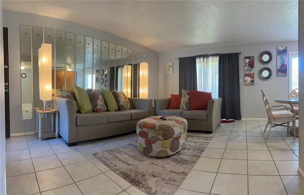 $1,150 | 4215 East Bay Drive, Unit 1707A, Clearwater, FL 33764