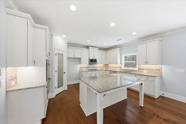 $900,000 | 8930 Cobblestone Lane, Cumming, GA 30041