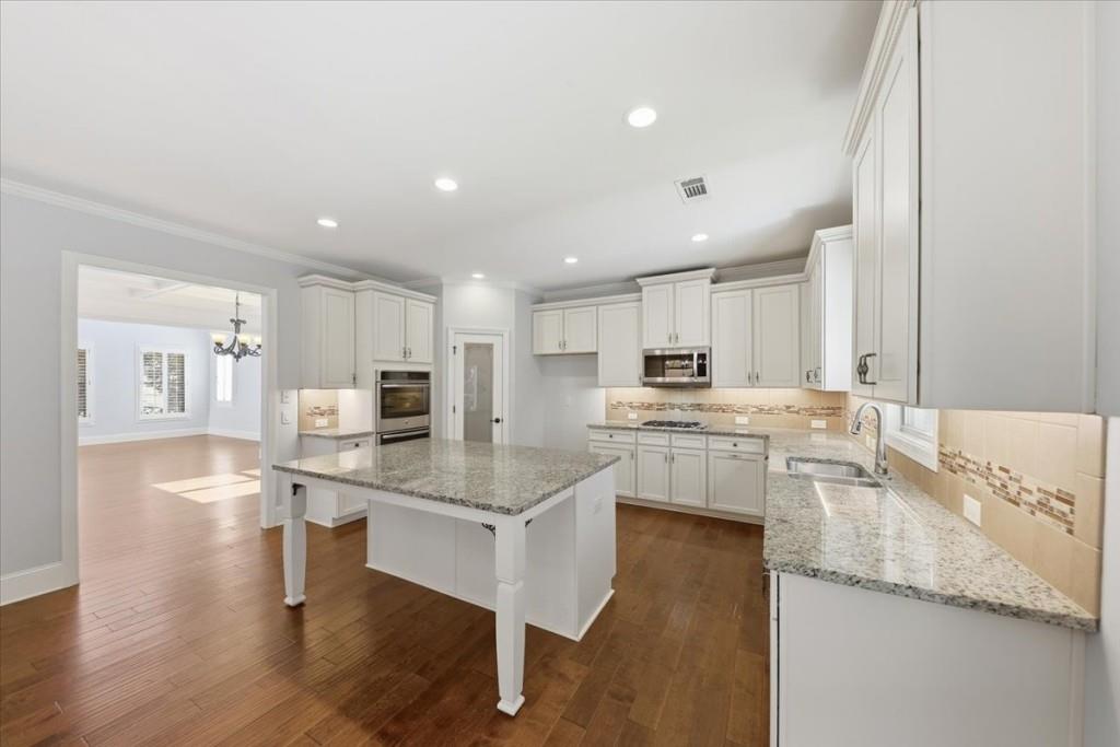 8930 Cobblestone Lane Cumming, GA 30041 - Photo 16 of 65