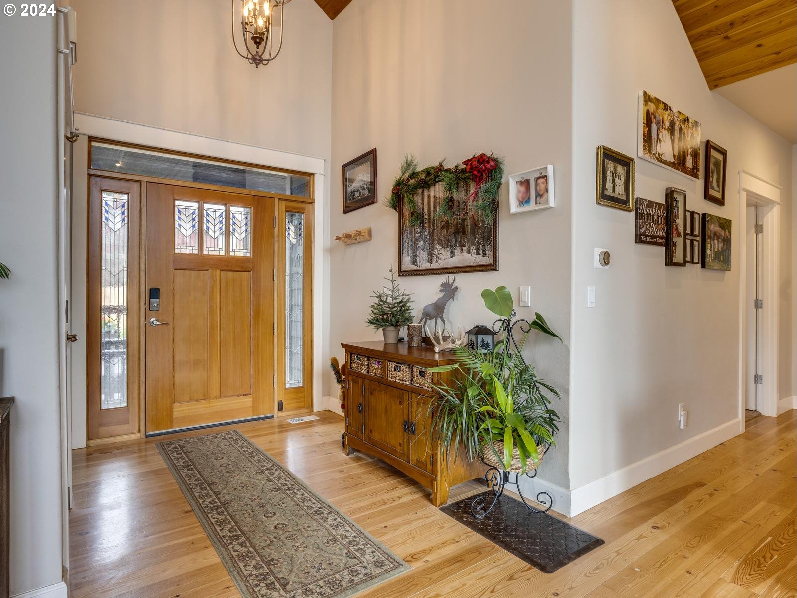 16470 Southeast Bluff Road Sandy, OR 97055 - Photo 5 of 48 Gallery Image 5