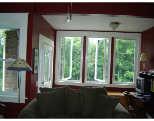 63 James Street Greenfield, MA 01301 - Photo 3 of 9