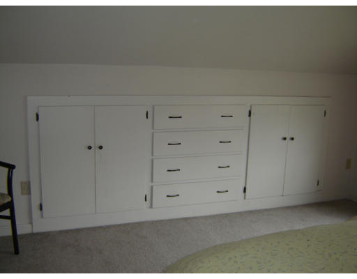 63 James Street Greenfield, MA 01301 - Photo 5 of 9