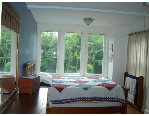 63 James Street Greenfield, MA 01301 - Photo 8 of 9