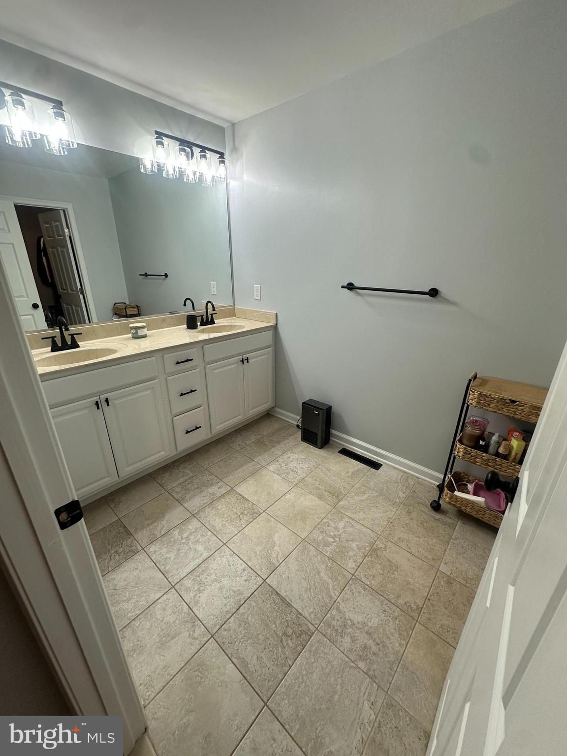 5 Seward Road Ridgely, MD 21660 - Photo 23 of 28 Master bath