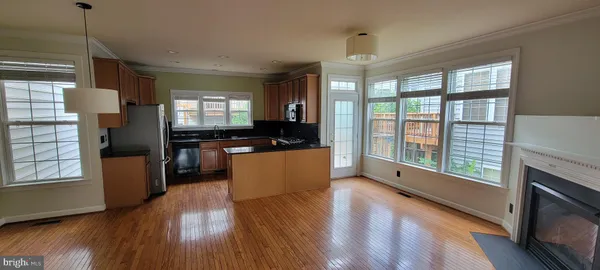 $3,900 | 11511 Cavalier Landing Court, Fairfax, VA 22030