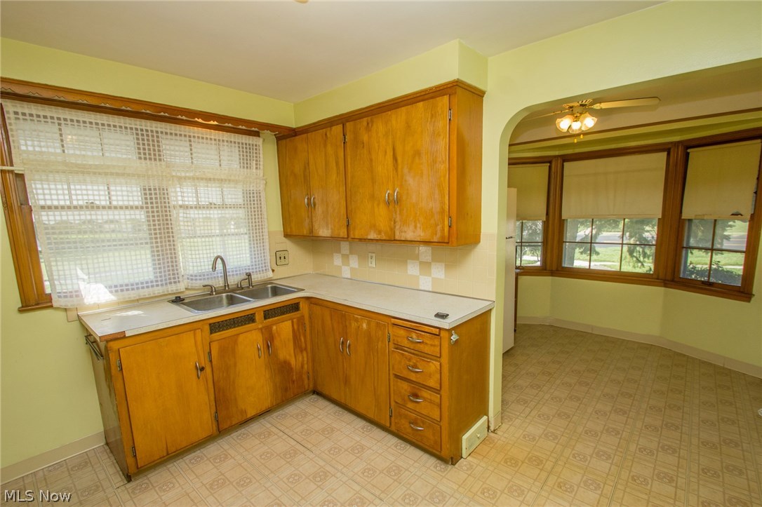 17702 Libby Road Maple Heights, OH 44137 - Photo 14 of 33