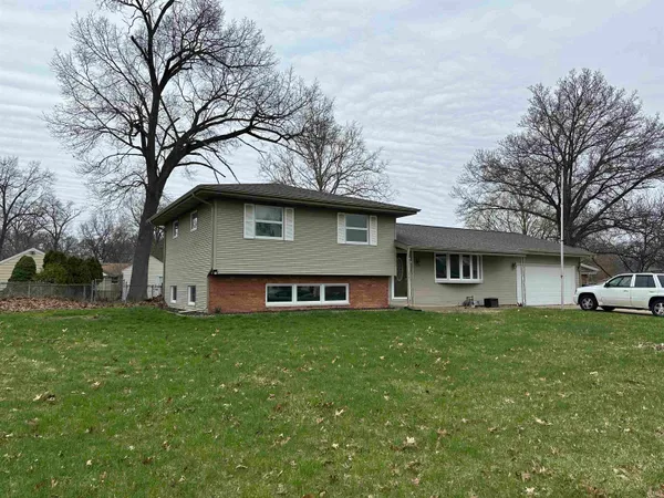 $299,900 | 19195 Haviland Drive, South Bend, IN 46637