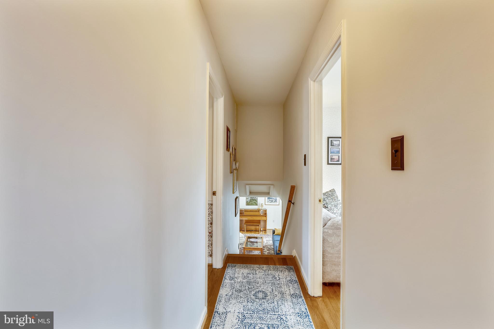 1582 Kimblewick Road Potomac, MD 20854 - Photo 18 of 29 Upstairs hall