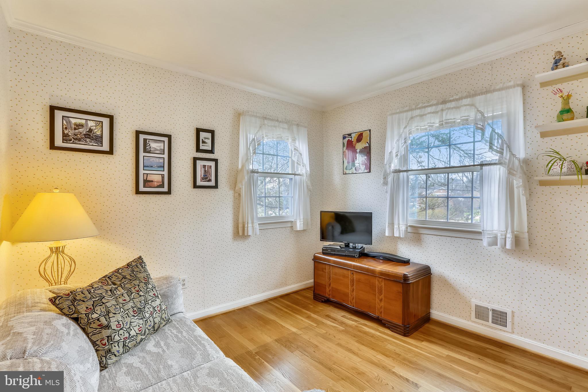 1582 Kimblewick Road Potomac, MD 20854 - Photo 24 of 29 Bedroom