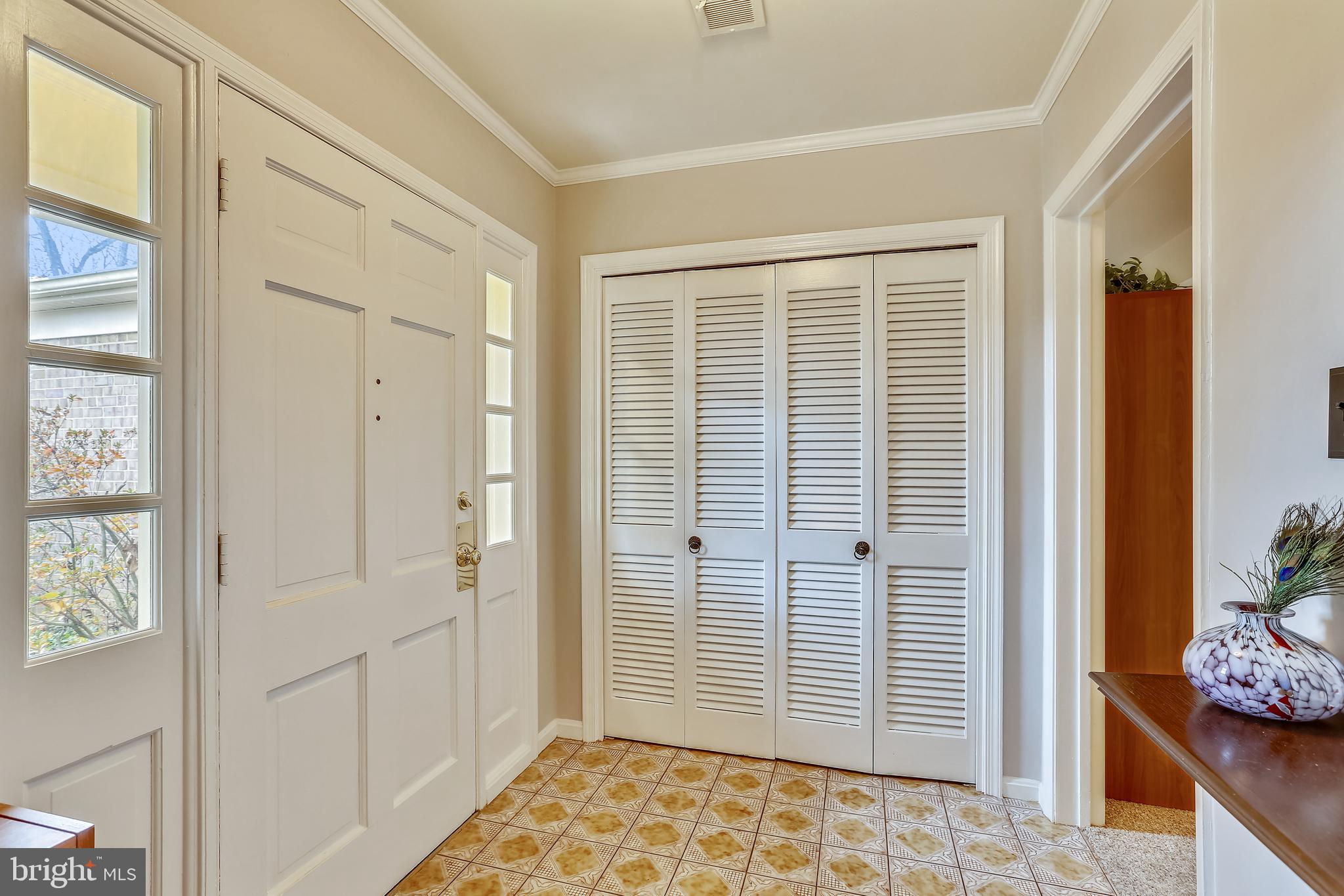 1582 Kimblewick Road Potomac, MD 20854 - Photo 5 of 29