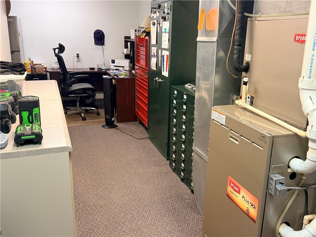 321 Butler Road Kittanning, PA 16201 - Photo 7 of 28 a living room with furniture