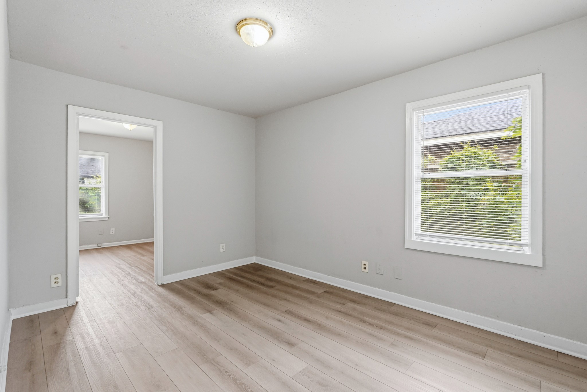 4953 Bataan Road Houston, TX 77033 - Photo 5 of 12