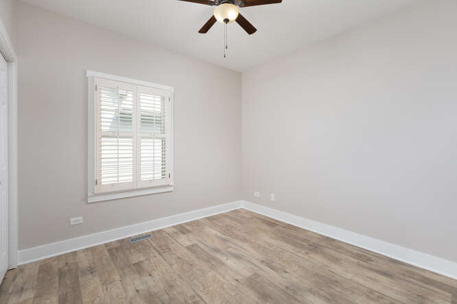 9 Windward Way Ottawa, IL 61350 - Photo 35 of 56 an empty room with a window