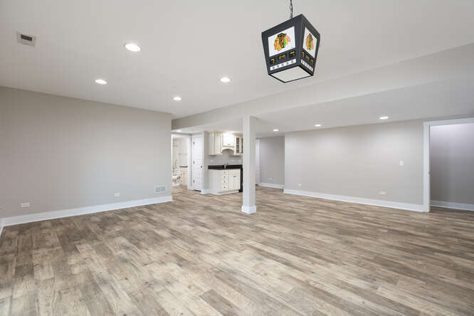9 Windward Way Ottawa, IL 61350 - Photo 38 of 56 an empty room with wooden floor and windows