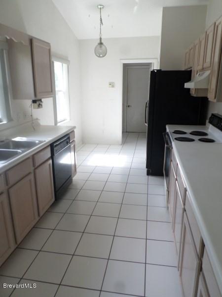 1789 Palm Ridge Road Melbourne, FL 32935 - Photo 4 of 11 Eat-in Kitchen