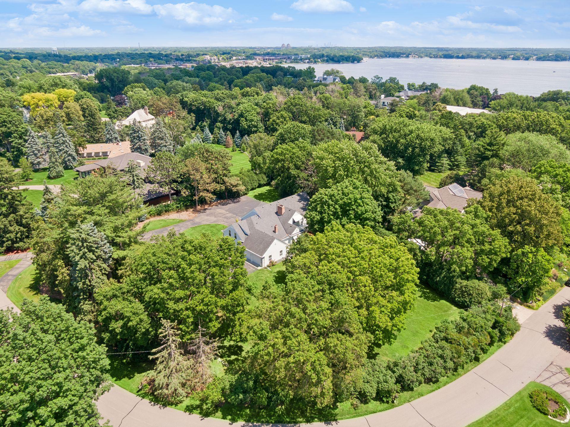 480 Highcroft Road Wayzata, MN 55391 - Photo 3 of 38 Gallery Image 3