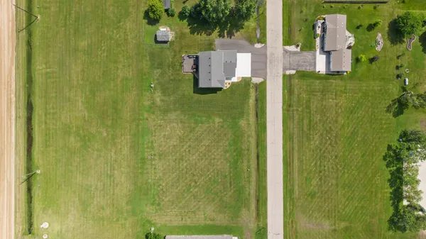 $5,000 | 404 South 5th Street, Fairmount, ND 58030