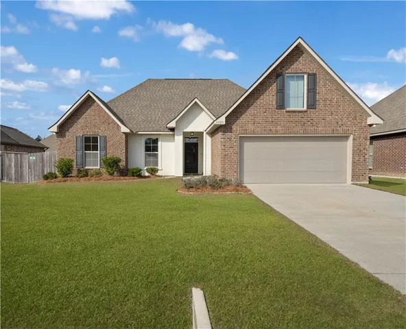 $315,000 | 2492 Dixie Drive, Covington, LA 70435