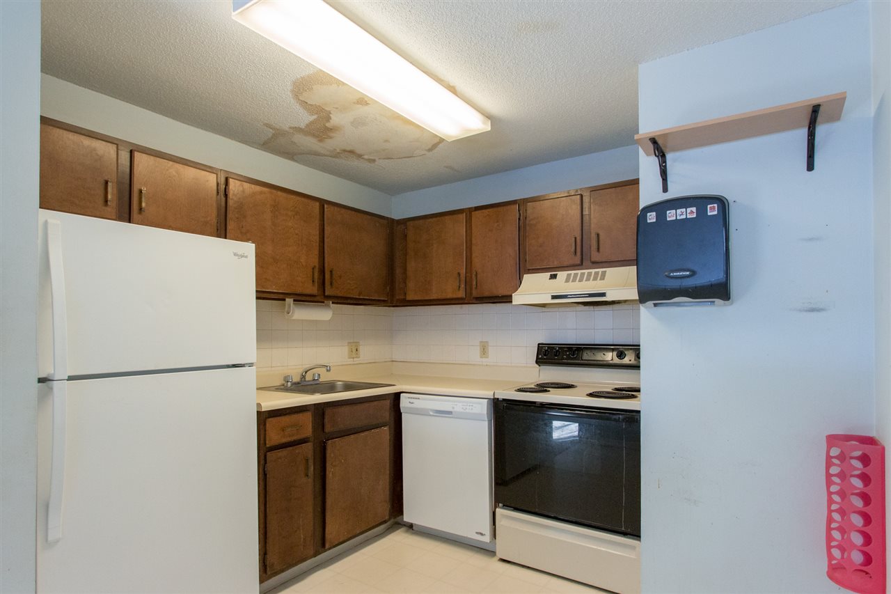 131 English Village Road, Unit 203 Manchester, NH 03102 - Photo 11 of 21
