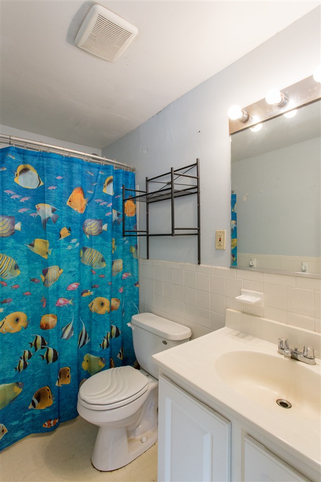 131 English Village Road, Unit 203 Manchester, NH 03102 - Photo 14 of 21