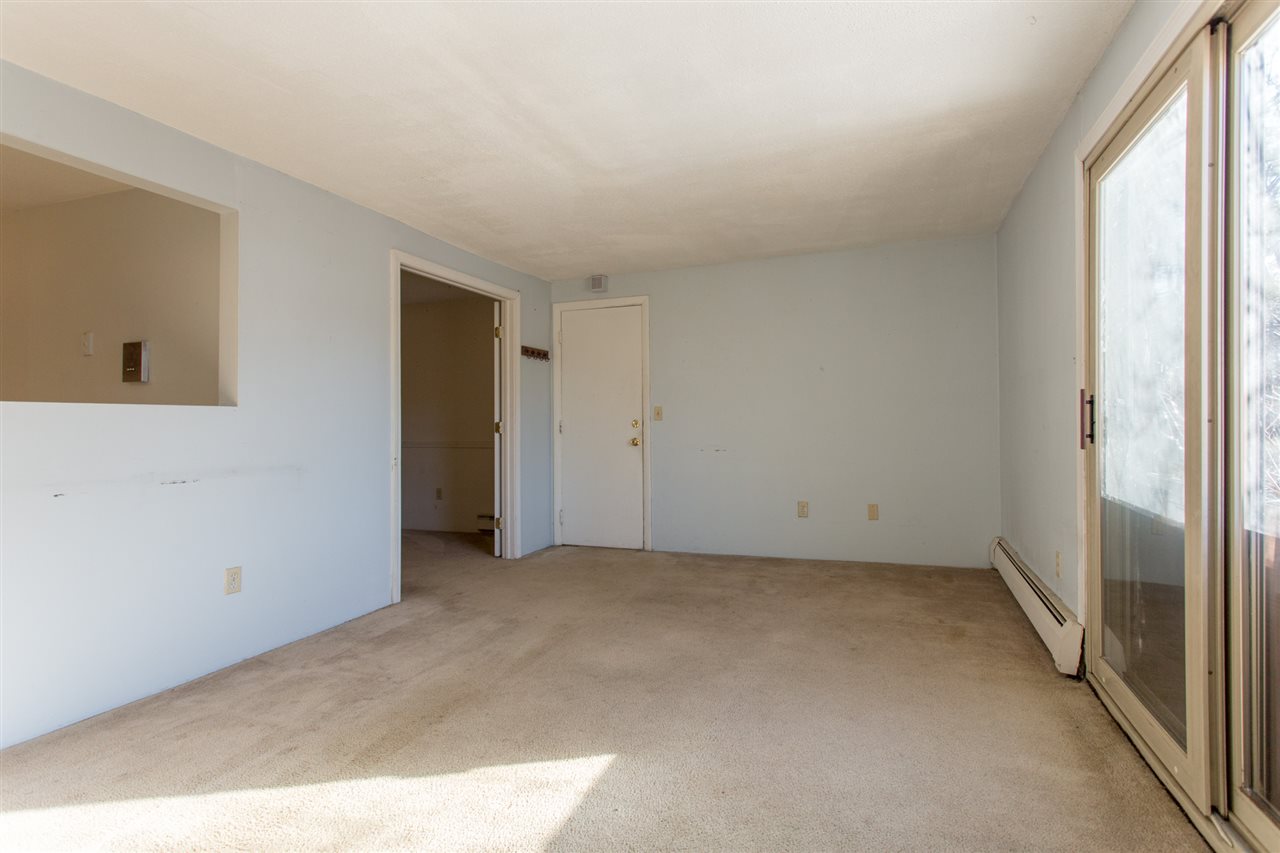 131 English Village Road, Unit 203 Manchester, NH 03102 - Photo 4 of 21