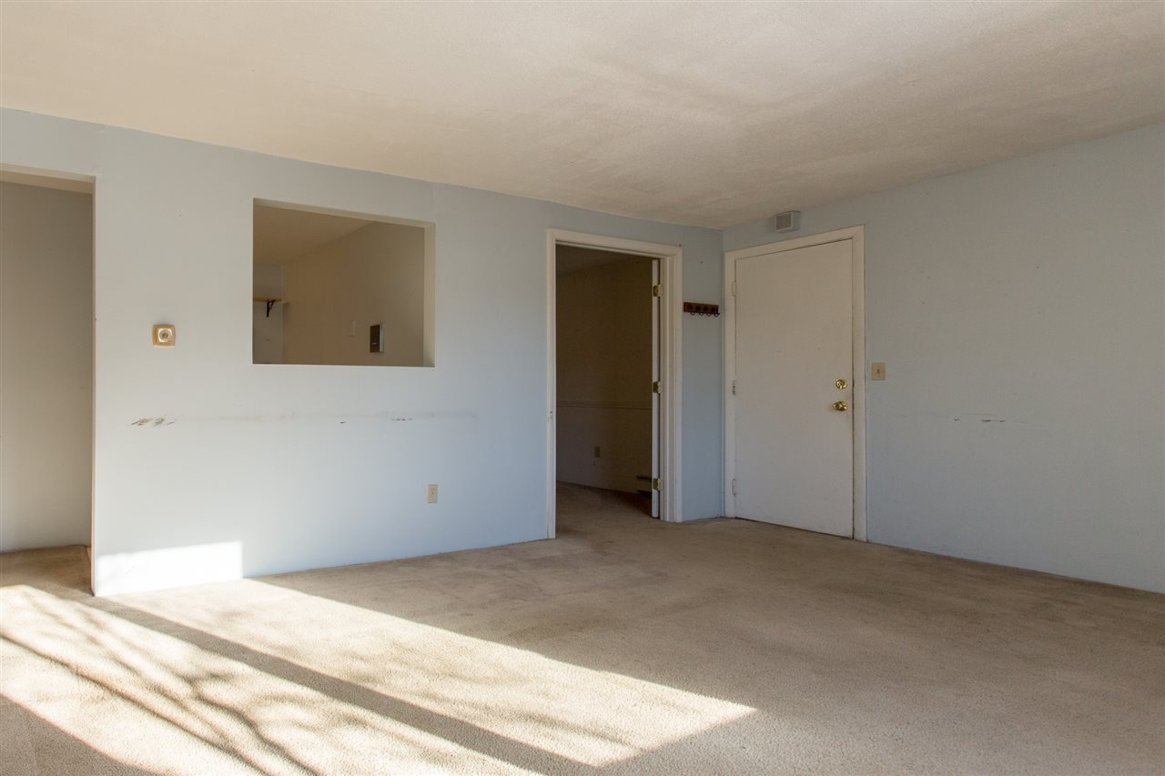 131 English Village Road, Unit 203 Manchester, NH 03102 - Photo 5 of 21