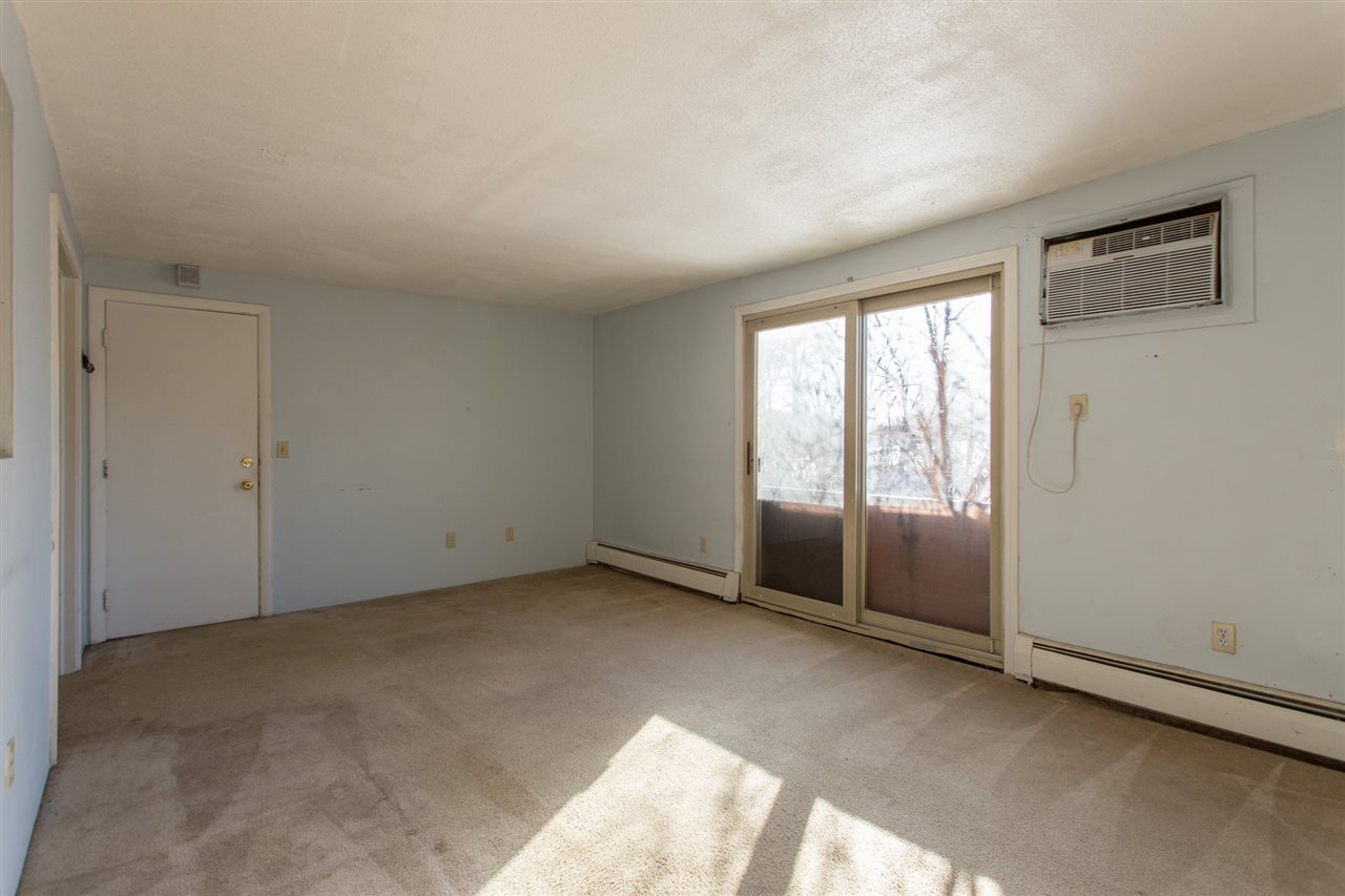 131 English Village Road, Unit 203 Manchester, NH 03102 - Photo 7 of 21